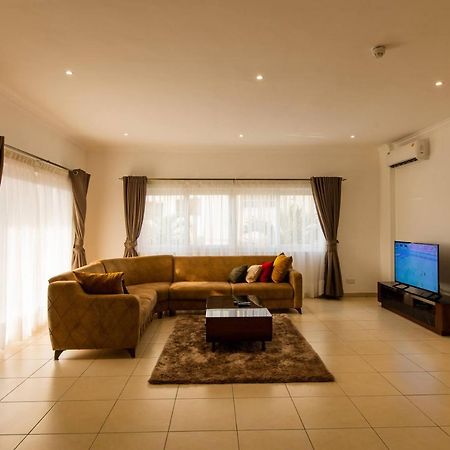 Accra Fine Suites - Holi Flats Airport Residential Eksteriør billede